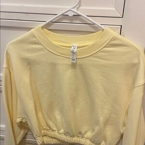 Alo Yoga Devotion crew neck pullover yelow
